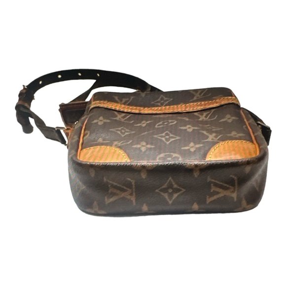 Louis Vuitton Vintage Danube Monogram Shoulder or Crossbody Bag Unisex - Picture 5 of 15
